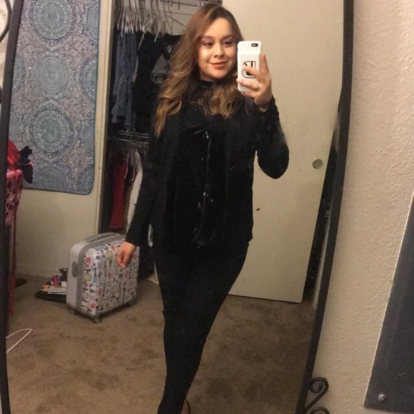 Meet your Posher, Karla - Picture 3 of 5